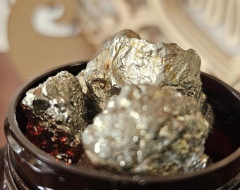 Piedra preciosa de pirita en bruto: Cristal de oro de los tontos natural para la abundancia (3 ejemplares medianos)