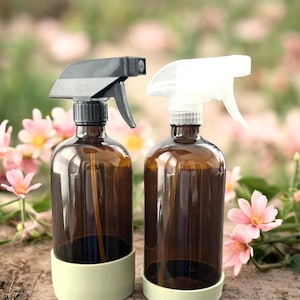 Salon-Grade Multipurpose Spray Bottle | Removable Silicone Base