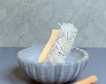 Cuenco de esteatita tallado a mano para sahumar, herramienta gris para altar ritual.