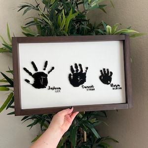 Personalized 3D Handprint Sign: Custom Family Keepsake