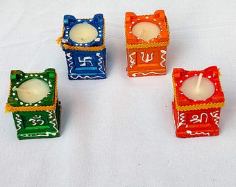 Diya de barro pintado à mão: Porta-velas floral para o Diwali, lembrancinha.