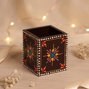 Portalápices de madera pintado a mano, arte popular indio