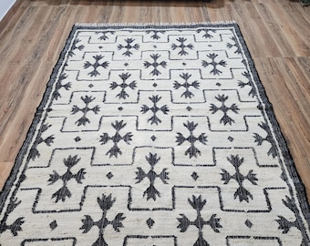 Handwoven white black flower Jute rug , High Quality Boho Style Cotton Jute Rugs, Flat Moroccan Nordic Rug, Bohemian Decor Rugs