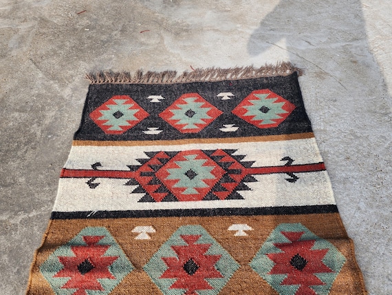 Handwoven Wool Jute Kilim Rug: Traditional Indian Design