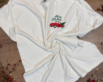 Vintage rotes LKW-Weihnachts-T-Stück | Besticktes Weihnachts-Shirt | Urlaub Unisex T-Shirt | Markenzeichen Weihnachtsoutfit | Urlaub Geschenk