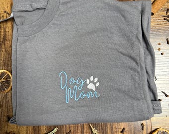 Hunde Mama Shirt mit Pfote | Geschenk für Tierliebhaber | Hundemuttis | Hundeliebhaber | Tierliebhaber | Urlaub Geschenk | Weihnachtsgeschenk