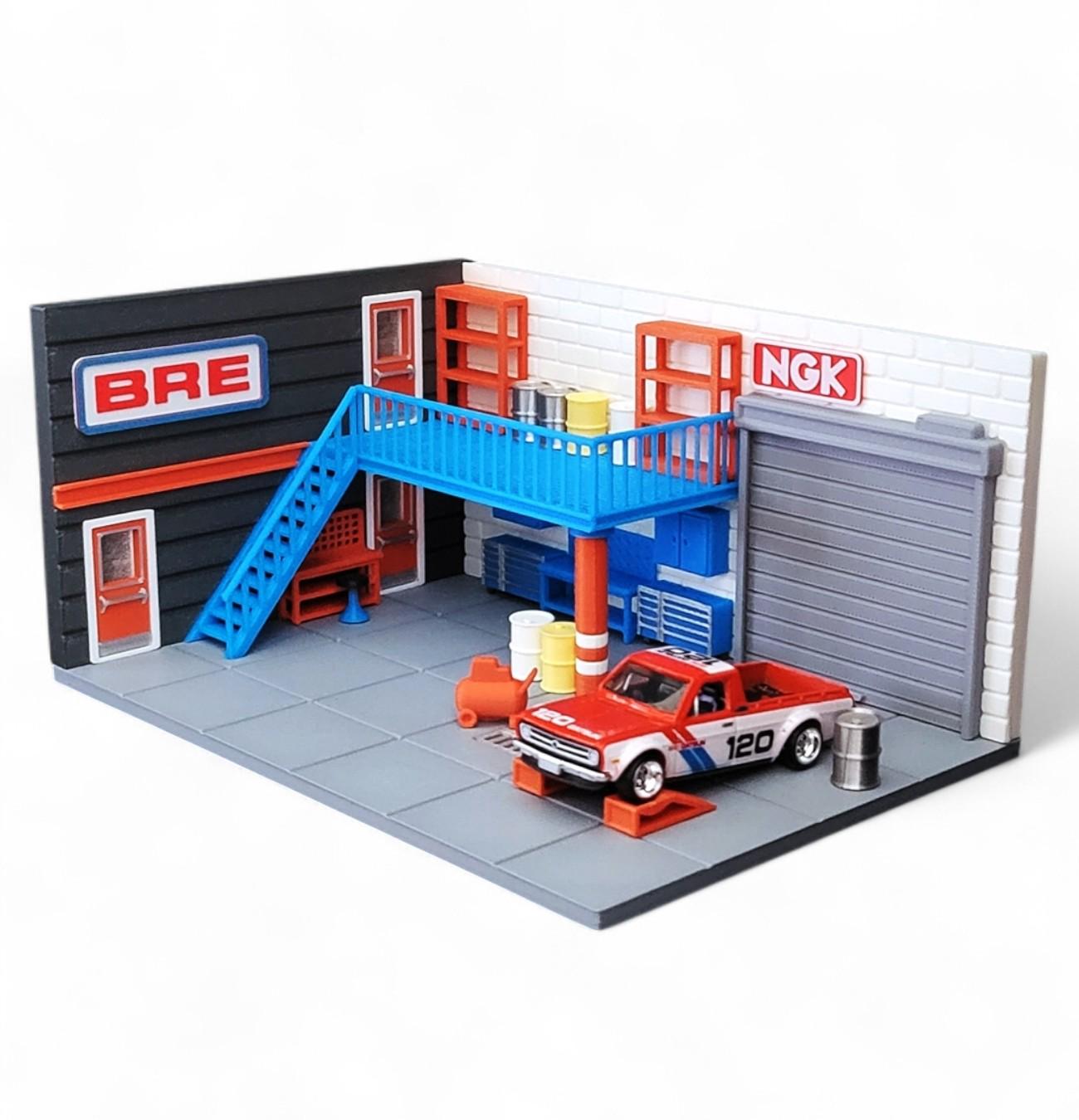 Racing Garage Diorama 1/64 or 1/87 Workshop Model Kit for Hot