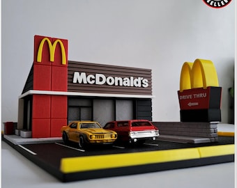 McDonald's Diorama Bouwpakket 1/64 en 1/87 | Miniatuurkunstwerk voor Hot Wheels en Matchbox | 3D-geprint fastfoodrestaurant | Gegoten metaal |