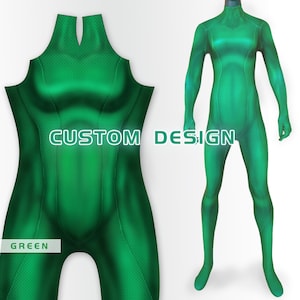 Könnte beinhalten: Grüner Custom-Design-Body mit strukturiertem Muster. Die Worte "CUSTOM DESIGN" sind weiß auf der Vorderseite aufgedruckt. Das Wort "GREEN" ist weiß auf einem grünen Rechteck gedruckt.