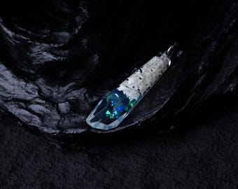 Ursa Major Bone Resin Necklace – Gold Leaf Snake Skeleton Pendant