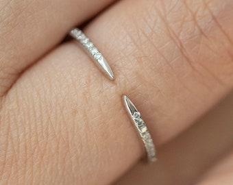 Pierścionek-mankiet z diamentami ze złota 14K: pierścionek z otwartym pazurem