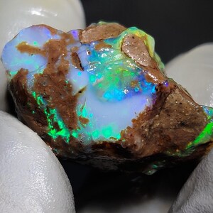 34 Ct Natural Ethiopian Welo Opal rough specimen Intense Play Of Color Bright Rainbow Fire Crystal Excellent Loose Gemstone Jewelry Making