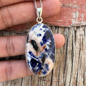 Collana con ciondolo in vera pietra preziosa di sodalite, gioiello fatto a mano, ciondolo in argento sterling 925, ciondolo in argento massiccio, regalo per lei.