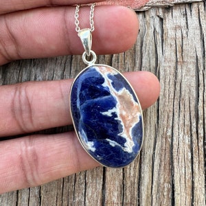 Collana con ciondolo in vera pietra preziosa di sodalite, gioiello fatto a mano, ciondolo in argento sterling 925, ciondolo in argento massiccio, regalo per lei.