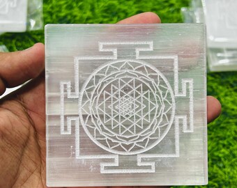 Placa de carga de cristal de selenita, grabada con Sri Yantra, geometría sagrada (85 mm)