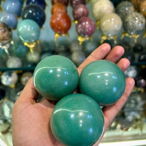 Esfera de aventurina verde oscuro natural - Esfera de cristal verde natural de 50-55 mm - Cristal curativo para la curación emocional y la curación del chakra del corazón