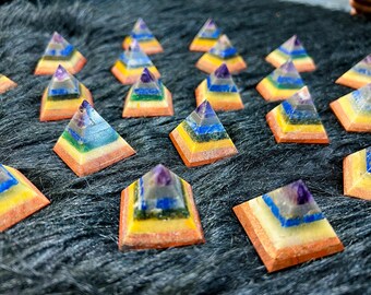30mm Seven Chakra Stone Pyramid ,Seven Chakra Natural Crystal Palm Stone,  7 Chakra Crystals Seven Color Stone , Healing Stone