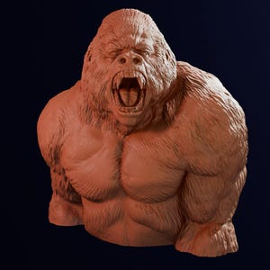 Könnte beinhalten: Nahaufnahme einer Terrakotta-Gorilla-Skulptur mit einem wilden Ausdruck. Der Mund des Gorillas ist offen, zeigt seine Zähne, und seine Augen sind weit geöffnet. Die Skulptur ist detailliert mit Fell und Muskeldefinition.