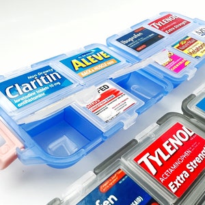 Pastillero de bolsillo personalizado con etiquetas impermeables, organizador de viaje, etiquetas portátiles para pastilleros, pegatinas para pastilleros, etiquetas para pastillas.