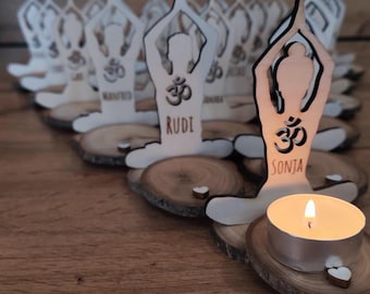 Personalisiertes Geschenk für Yogis: Kerzenhalter mit Name aus Holz, kleine Geschenke für Yoga-Schüler/ Yoga-Freunde