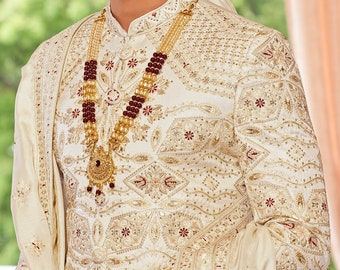 RICH WHITE SHERWANI Bräutigam, Bräutigam Hochzeitskleid, weiße Sherwani Männer, Bräutigam Hochzeitsoutfit, Männer Sherwani Hochzeit, indisches Bräutigamkleid