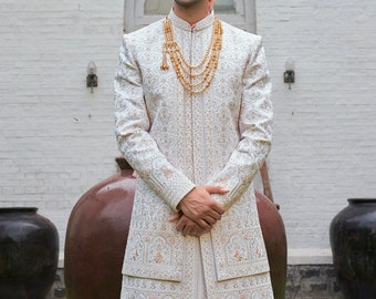 ROYAL WHITE SHERWANI Bräutigam, Bräutigam Hochzeitskleid, mehrlagiges weißes Sherwani-Männerkleid, Bräutigam-Hochzeitsoutfit, Herren-Sherwani-Hochzeit, indisches Bräutigamkleid