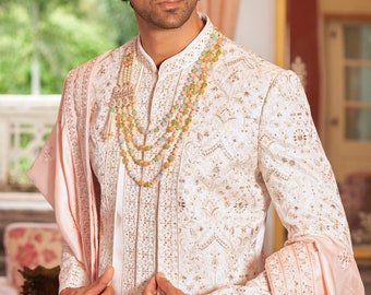 ELEGANTER WEIßER SHERWANI-Bräutigam, Bräutigam-Hochzeitskleid, mehrlagiges weißes Sherwani-Männerkleid, Bräutigam-Hochzeitsoutfit, Männer-Sherwani-Hochzeit, indisches Bräutigamkleid