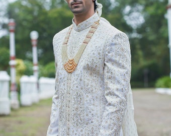ATTRAKTIVER WEISSER SHERWANI-Bräutigam, Bräutigam-Hochzeitskleid, weiße Sherwani-Männer, Bräutigam-Hochzeitsoutfit, Herren-Sherwani-Hochzeit, indisches Bräutigamkleid