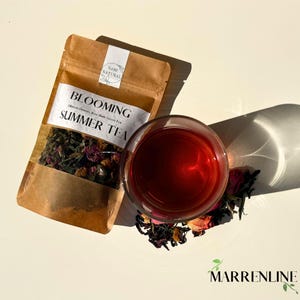Blooming Summer Floral Tea Blend: Hibiscus, Rose & Green Tea