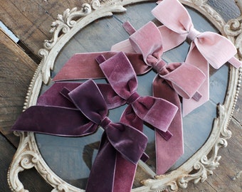 Ajoutez une touche d'élégance à votre table avec un noeud papillon en velours fait main dans une collection de couleurs rose poudré/Lot de 5 noeuds