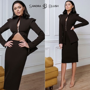 Traje negro de falda lápiz midi formal de 2 piezas y chaqueta ajustada alargada en V profunda con mangas largas. Traje de falda con estilo festivo. Negocio