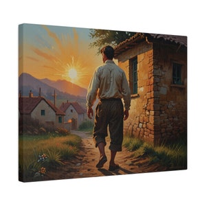 Peut inclure: Impression sur toile d'un homme s'éloignant sur un chemin de terre dans un village rural. Le coucher de soleil chaud projette une lueur orangée sur la scène, illuminant les bâtiments en pierre et les montagnes lointaines. L'homme porte une chemise claire et un pantalon sombre.