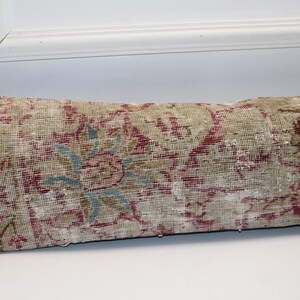 Classic Floral, Modern Comfort
Perfect accent pillow for cozy and stylish interiors.