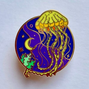 Jellyfish Enamel Pin badge, marine gift, sea creatures gift, gifts under 20, birthday, gift for him, gift for her, nature, nautical, lunar