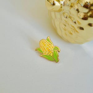 Corn cob gold hard enamel mini pin