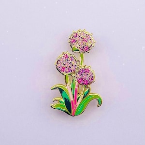 Broche fleur d'ail violet - Insigne de revers en émail dur doré, cadeau de Noël, petit cadeau à glisser dans une chaussette, calendrier de l'Avent
