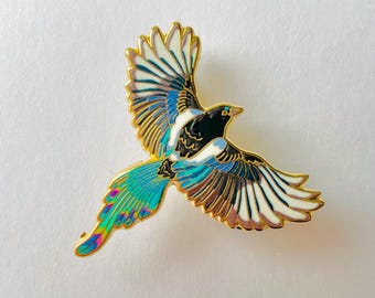 Gold Magpie Enamel Pin: Elegant Bird Badge for Nature Lovers, Christmas gift, stocking stuffer, Advent calendar