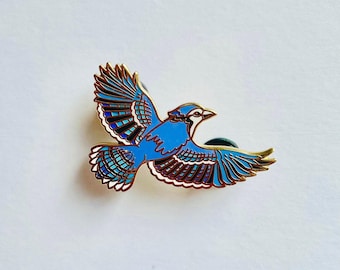 Blue Jay Enamel pin gift badge, North American Birds, Beautiful Birds, Gifts under 20, Bird Lover Nature pin, Gift for him, gift for her