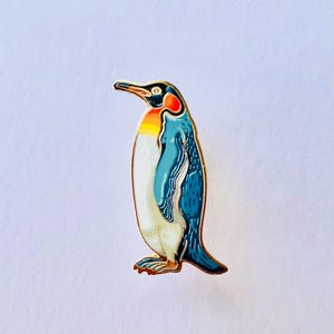 Penguin Enamel pin gift, Emperor bird badge
