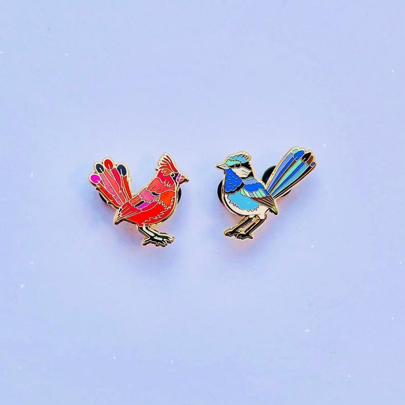 Pin esmaltado: Cardenal rojo - Esmalte duro dorado, 3,17 cm, regalo de Navidad, detalle para el calcetín navideño, calendario de Adviento imagen 5