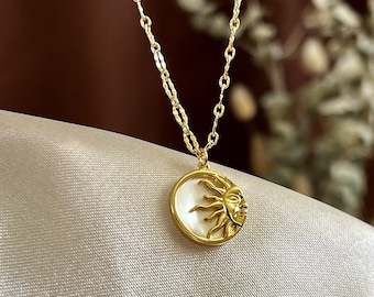 Collar de cadena de sol y luna / collar espiritual / encanto bohemio para mujer / regalo para ella / cadena de oro / regalo de cumpleaños