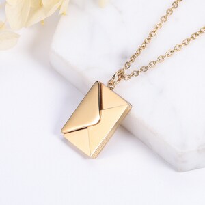 Collar con sobre grabado personalizado, collar con foto personalizada, mensaje secreto con carta de amor oculta grabada, collar con carta de amor