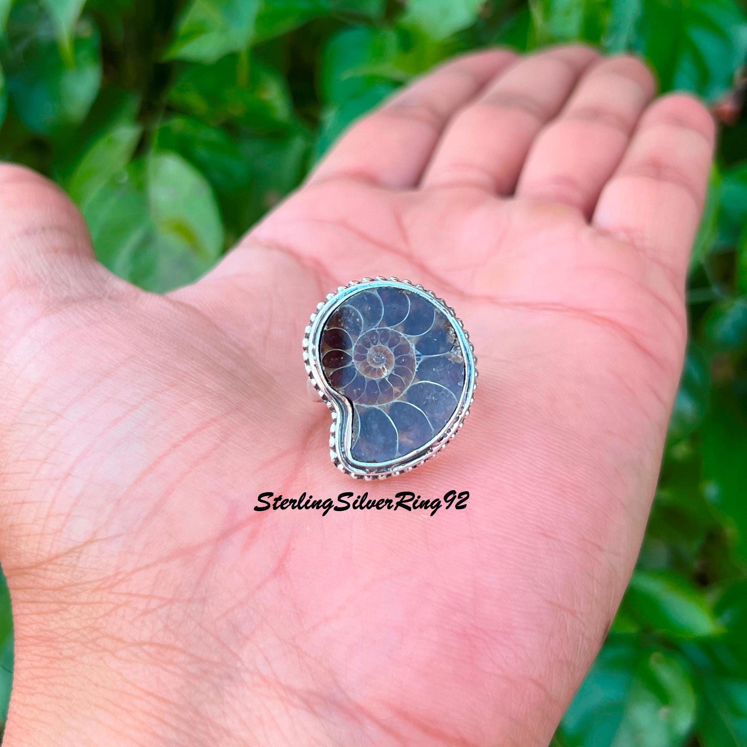 アンモナイト化石リング：ハンドメイド925スターリングシルバーバンド