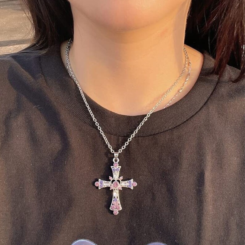 1 Pezzo Collana donna moda con ciondolo a croce, in lega di