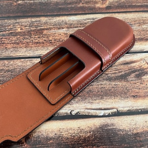 Cognac leren etui met drie pennen, driedubbele pennenetui, pennenetui, pennenverdeler