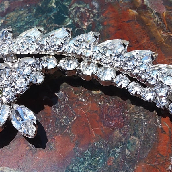 Vintage Juliana clear rhinestone comet brooch