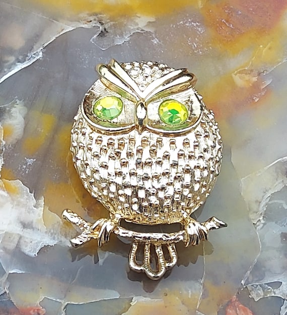 Vintage Sarah Coventry Hooter owl brooch - image 1