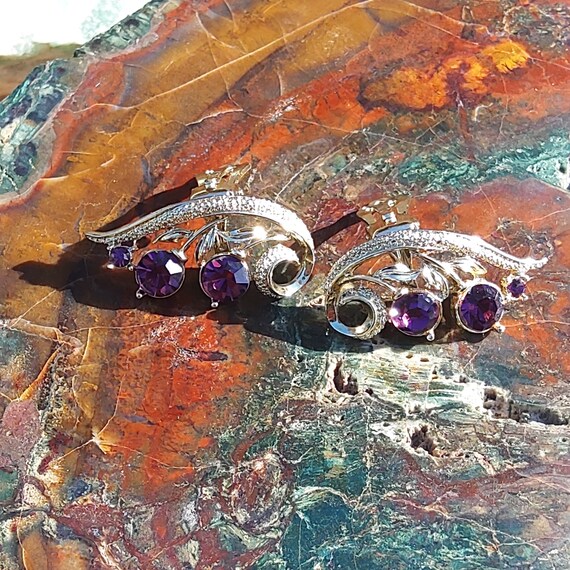 Vintage Lisner purple rhinestone earrings - image 10