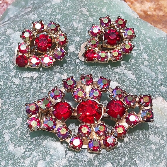 Vintage Bogoff red rhinestone brooch and earrings - image 10