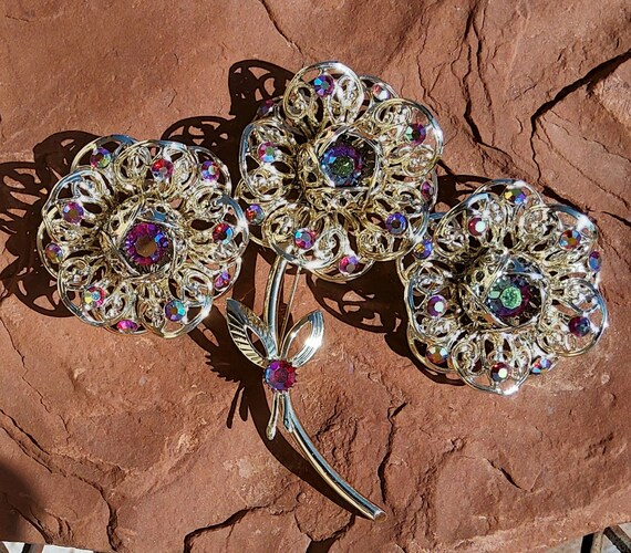 Vintage Sarah Coventry brooch and earrings set Fa… - image 10